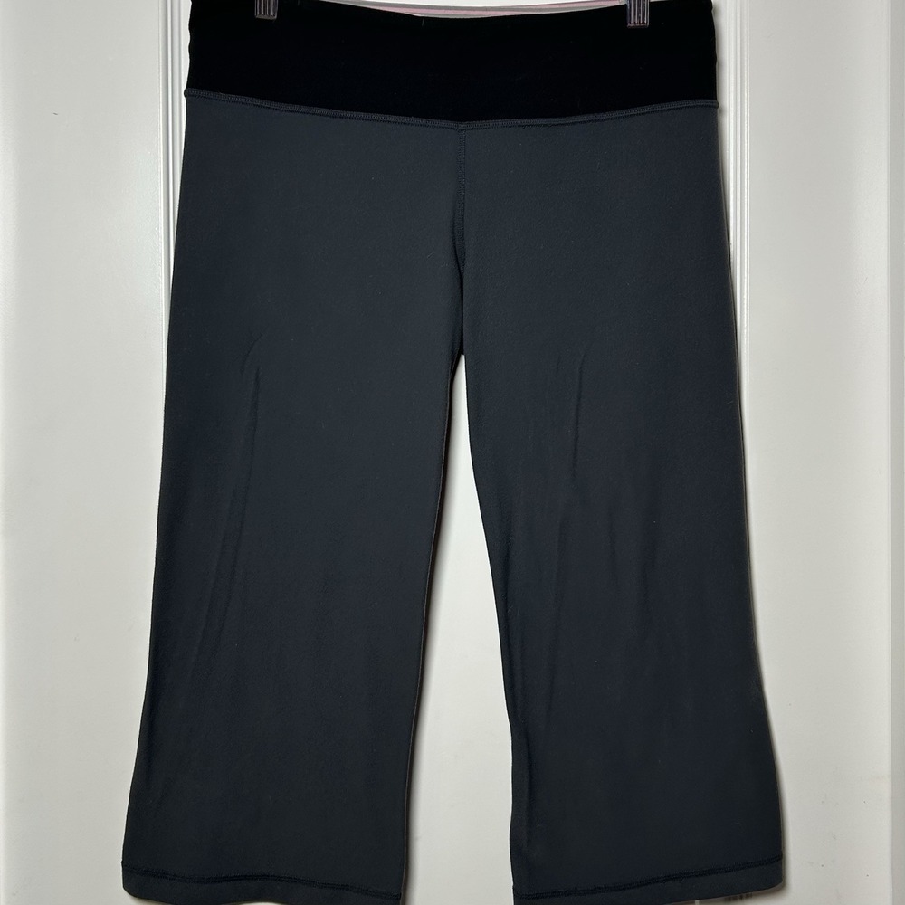 Lululemon Charcoal Black / Pink Gray Stripe Reversible Groove Crop Yoga Pant